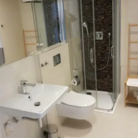 아파트 With Amazing Rooftop View And Balcony *