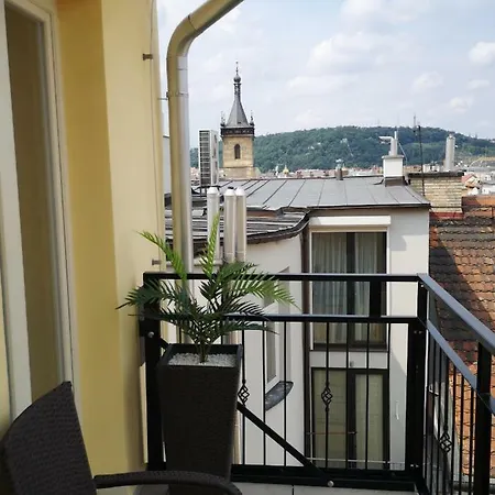 With Amazing Rooftop View And Balcony 프라하