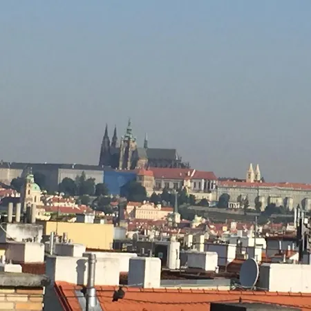 아파트 With Amazing Rooftop View And Balcony